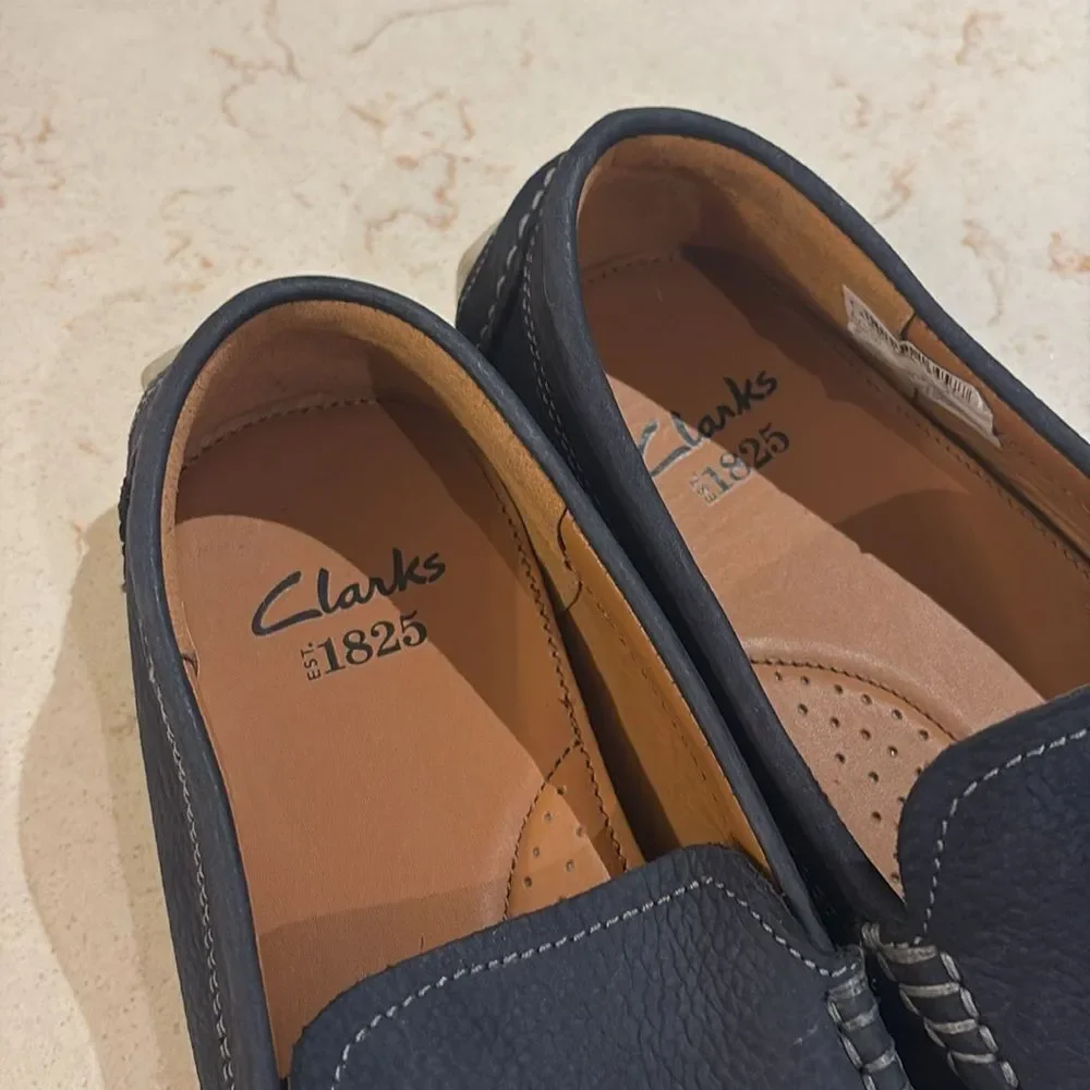 NWOT Clarks Men's Navy Loafers SZ 7